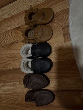 Kids Fringe Moccasin Shoes in Brown and Black - bird rock sz 4